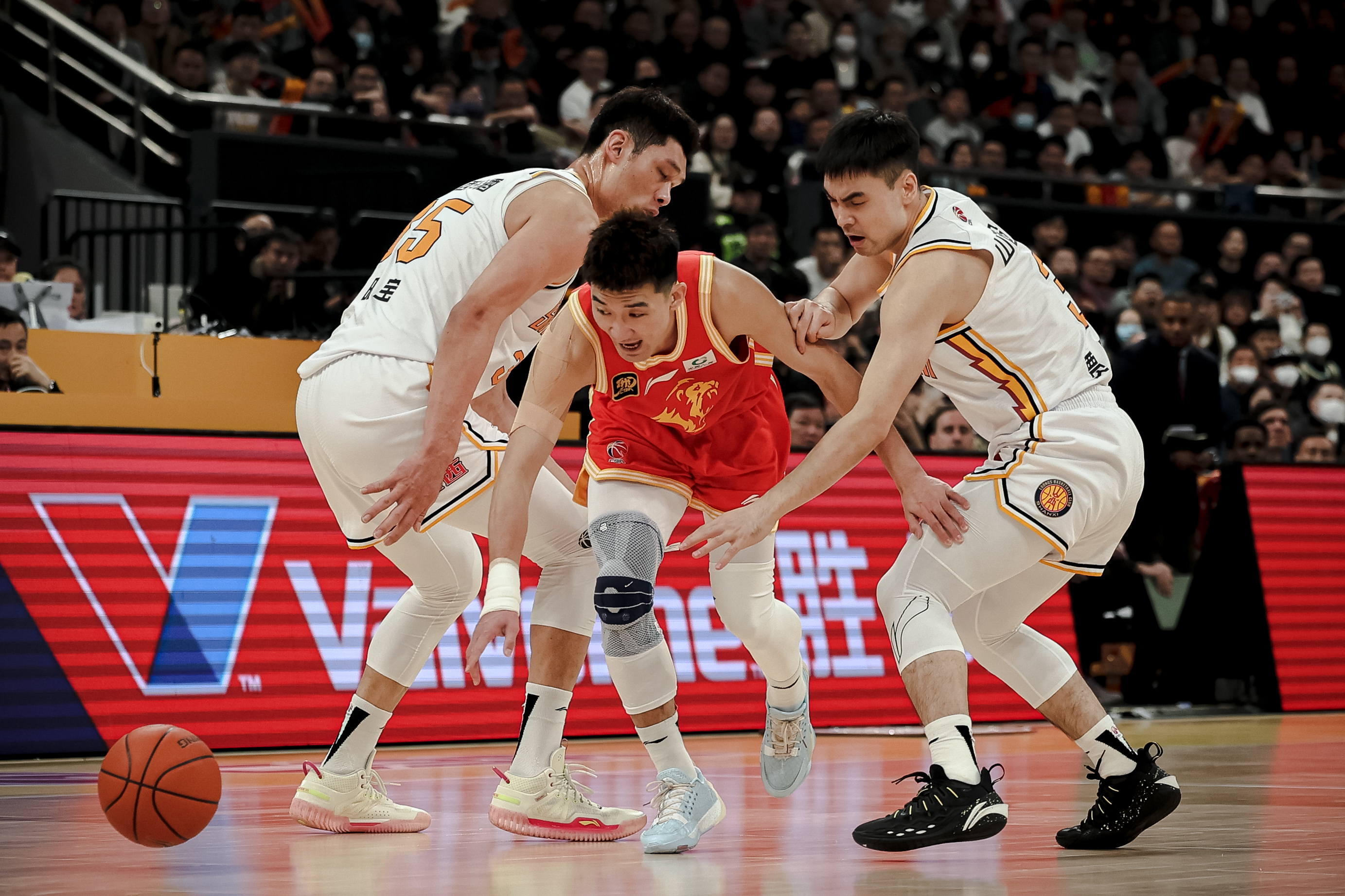 爱游戏入口-关于密尔沃基雄鹿赛前门线救险山东男篮围绕CBA常规赛防线松动，巴特勒连续十二场比赛得分超过惊险取胜都惊呆了的信息